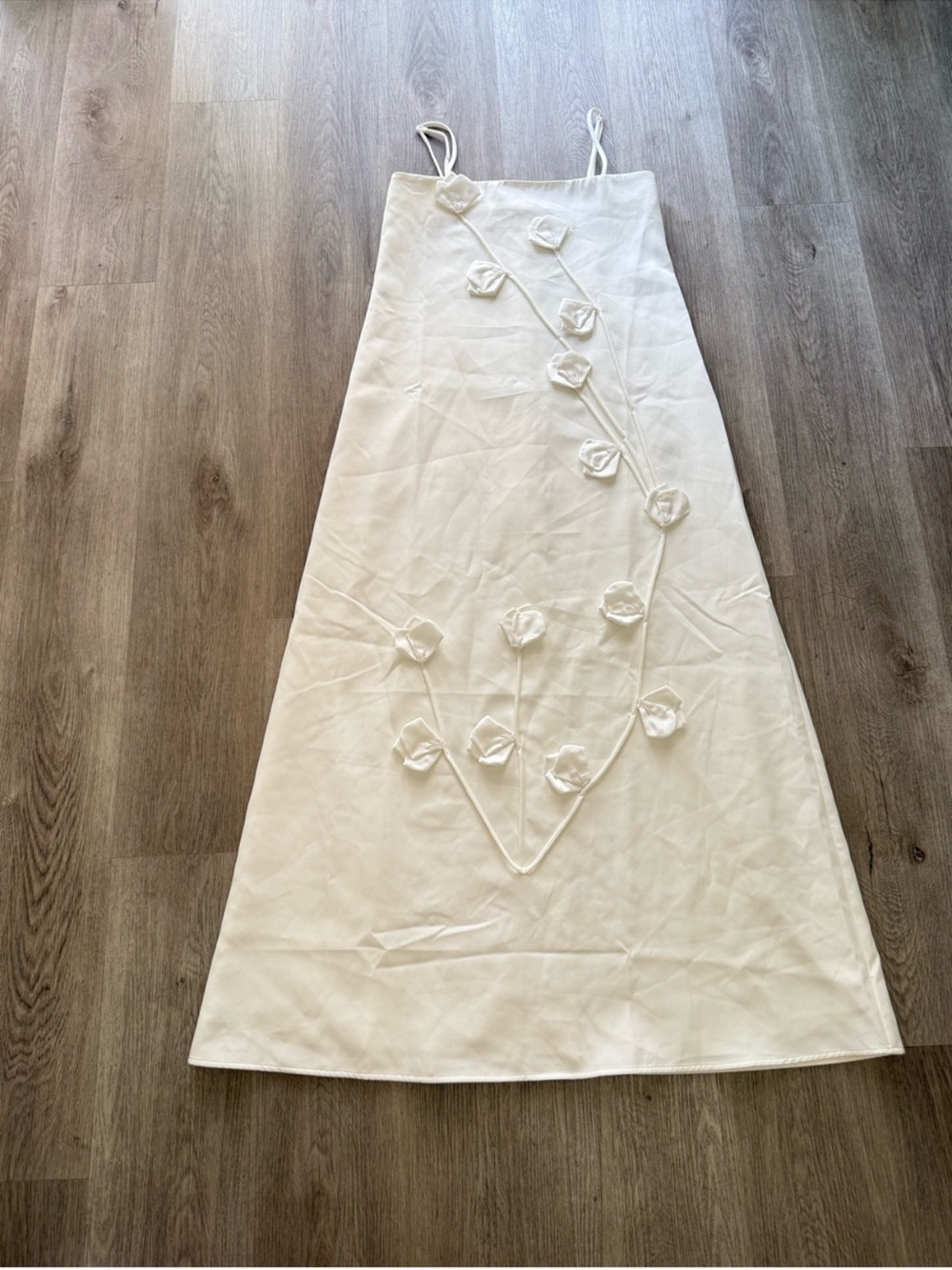 elliatt nolana white 3d floral applique bridal maxi gown dress size medium NEW - Picture 9 of 15